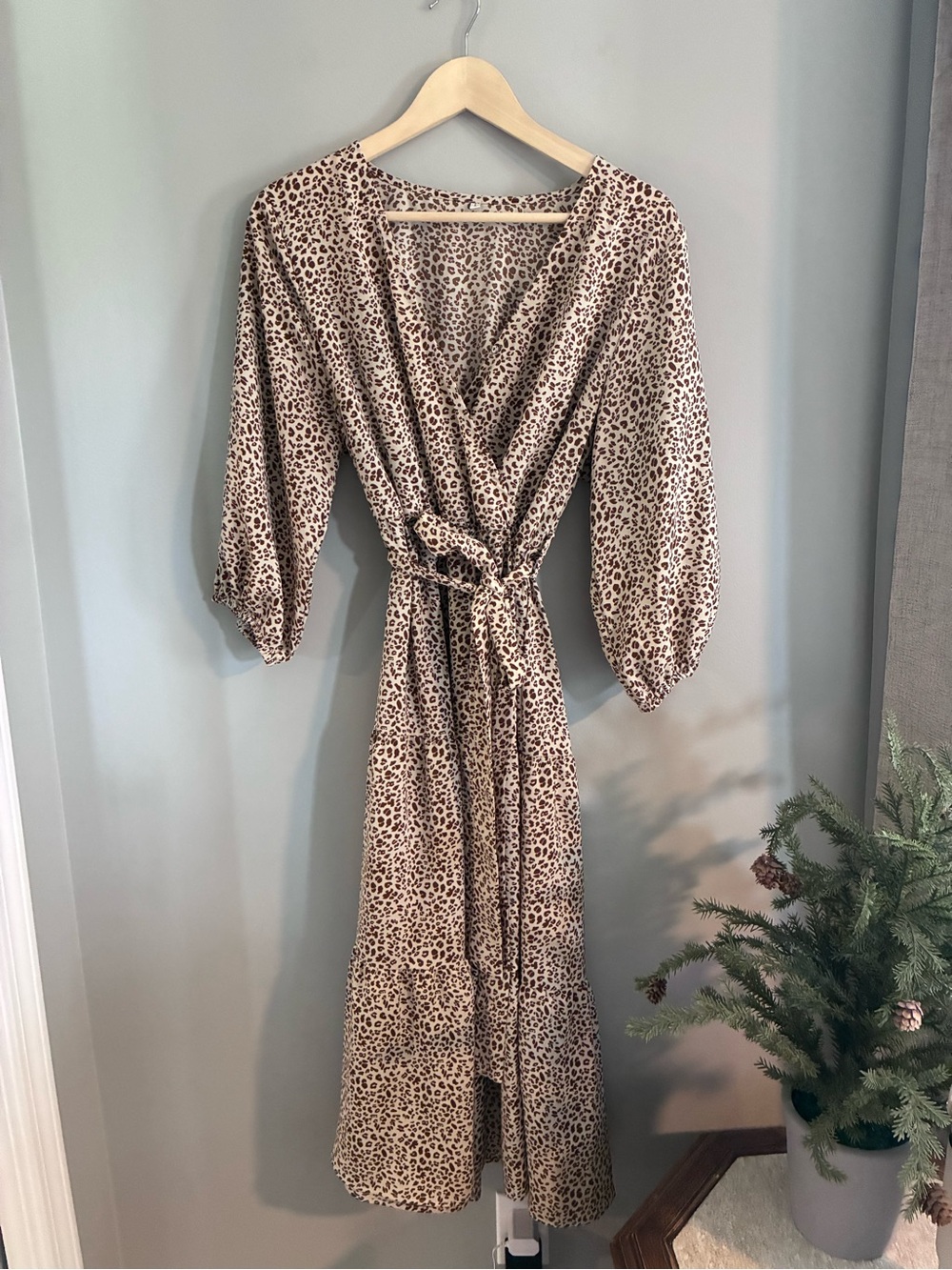 Cheetah Print Faux Wrap Style Midi Dress Size Large